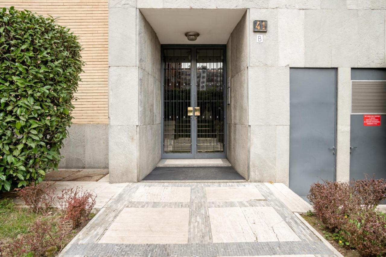 Elegante Bilocale In Zona Tortona Apartment Milan Exterior photo